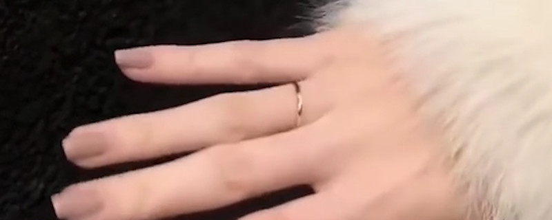 小方戒是黄金还是彩金