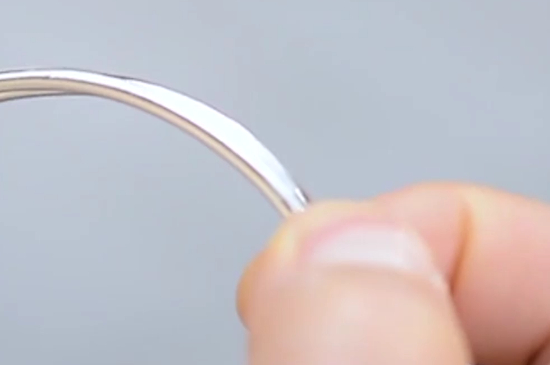 银子脏了能用酒精擦吗