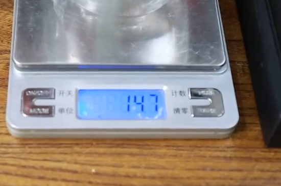 怎样鉴别翡翠的真假一杯水