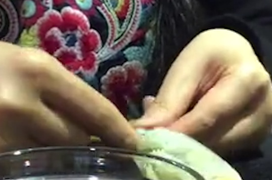 凤凰吊坠的寓意和象征