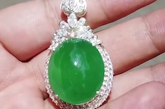 怎么鉴定翡翠真假