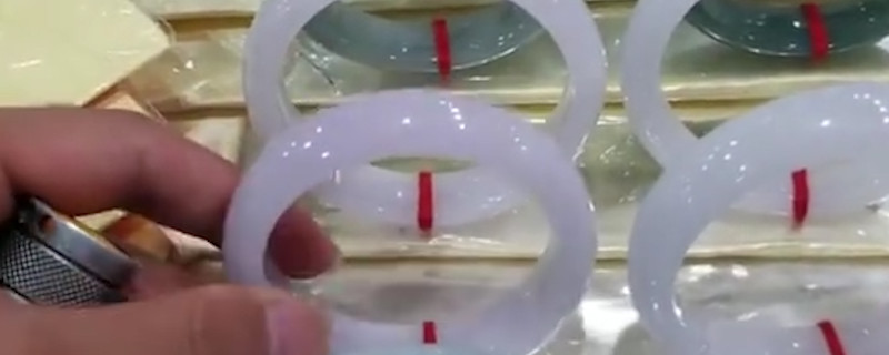翡翠手镯怎么看种水