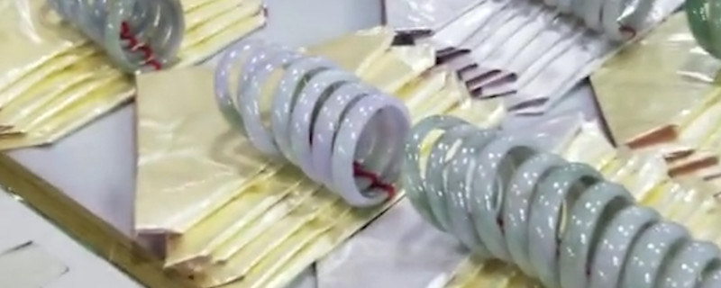 翡翠怎么保养才能变得透亮