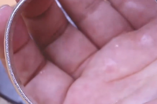 银手镯发黄怎么清洗干净