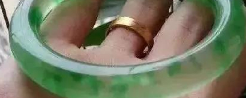 新买的翡翠怎么处理