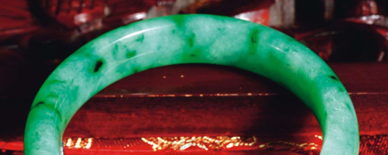 怎样鉴别天然翡翠和染色翡翠