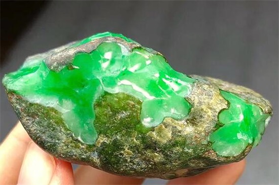 怎么选购翡翠玉石毛料