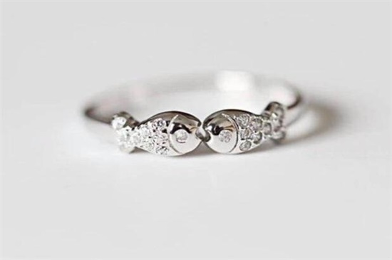 女生戴16号戒指正常吗