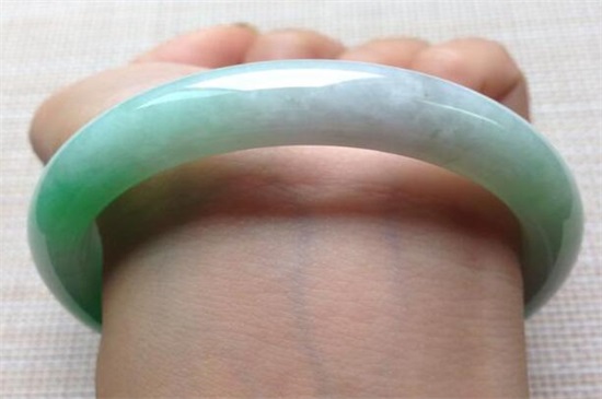 什么是糯种翡翠