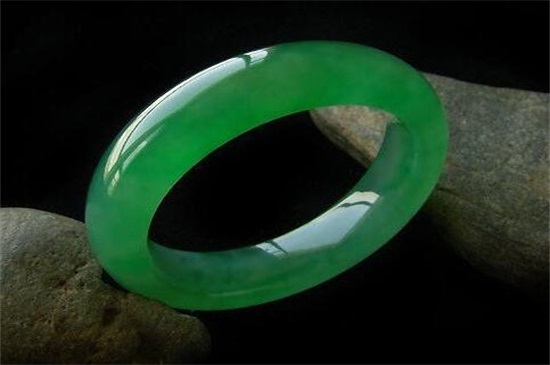 翡翠的颜色有哪些