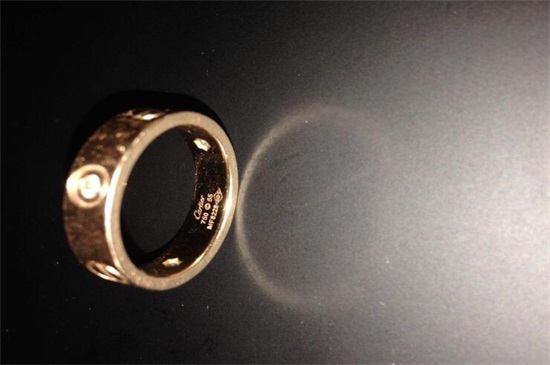 卡地亚戒指内侧编号