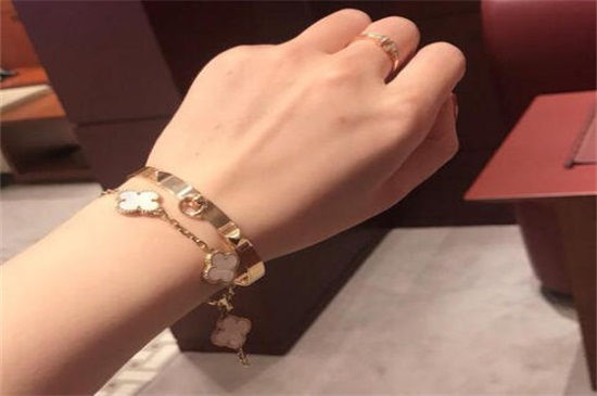 爱马仕手镯内有cp是什么意思