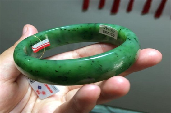 玉手镯断裂了还可以戴吗