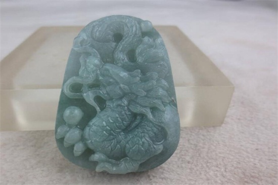 缅甸的翡翠原石