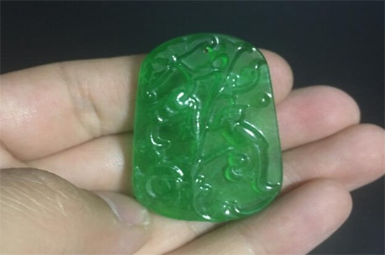 缅甸的翡翠原石