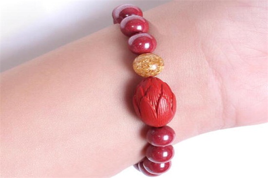 朱砂手链戴左手还是右手