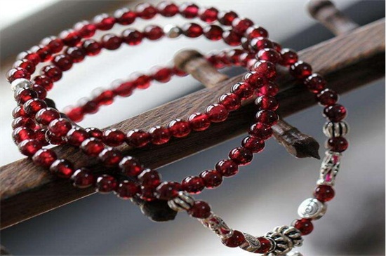 橙石榴石产地在哪里