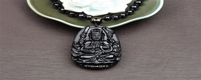 本命佛能贴着肉戴吗