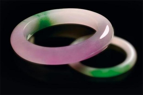 釉玉和翡翠的区别