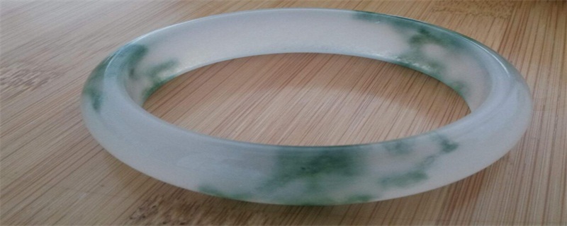 石英岩和翡翠的区别