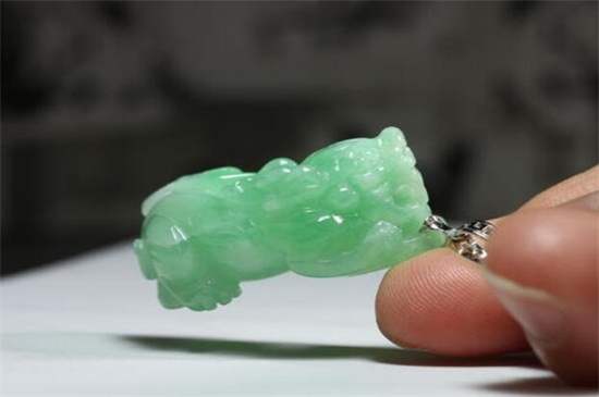 翡翠貔貅的寓意及功效