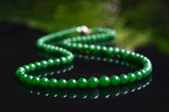 翡翠怎样保养才能水润