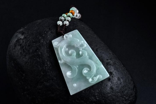 龙牌翡翠适合哪些人戴