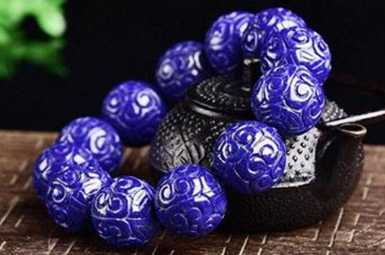 女人戴青金石好吗