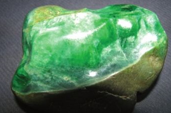 翡翠原石有什么鉴别技巧