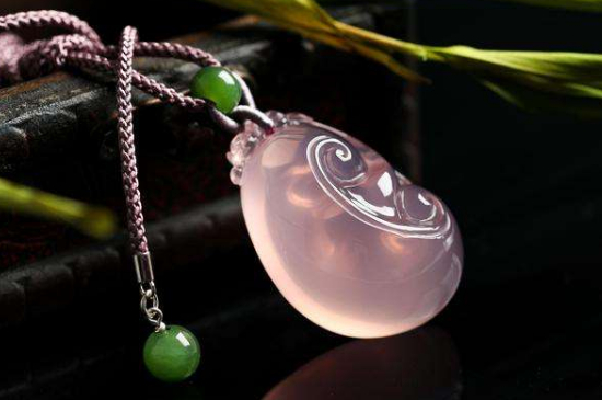 翡翠和玉髓哪个好