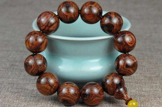 海南黄花梨手串怎么保养