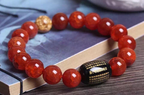 怎么鉴别玛瑙手镯有没有染色