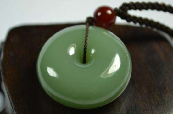 如何鉴定人造玉石