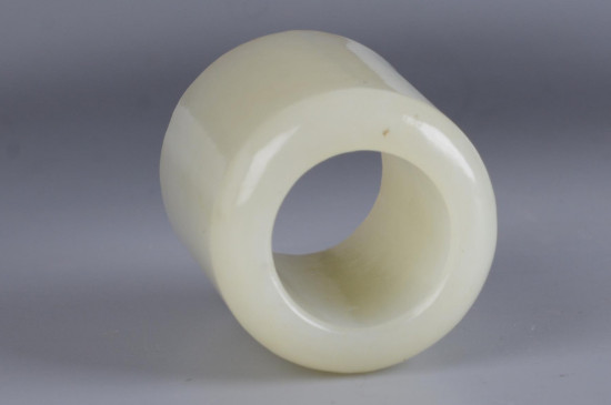 扳指可以戴在无名指吗?