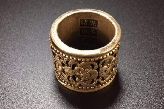 扳指可以戴在无名指吗?