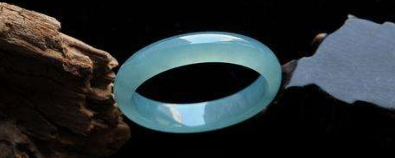 两个翡翠手镯可以一起戴吗