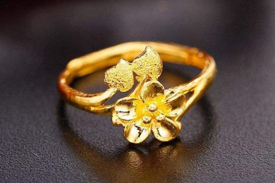 翡翠和黄金可以一起带吗