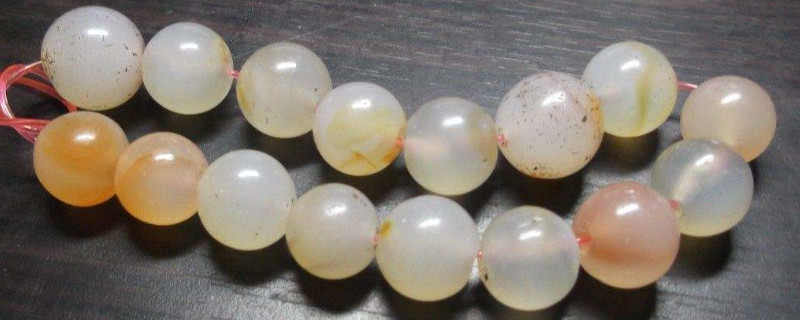 白色玛瑙对人体有什么好处