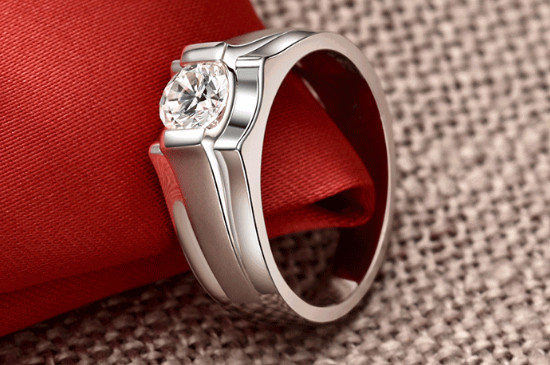 pt950钻戒好还是au750