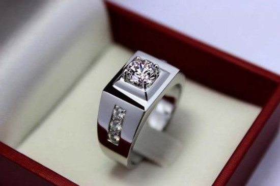 pt950钻戒好还是au750