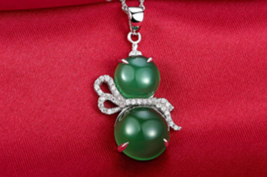 翡翠和玉髓有什么区别