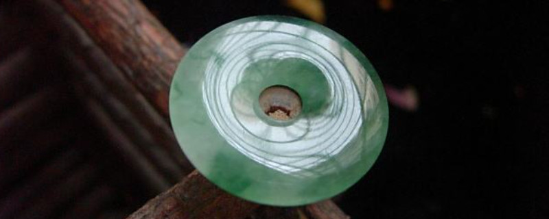 翡翠平安扣怎么看好坏