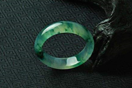 带翡翠玉的好处和作用