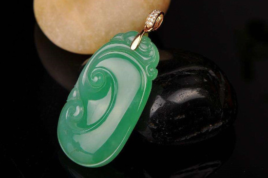 带翡翠玉的好处和作用