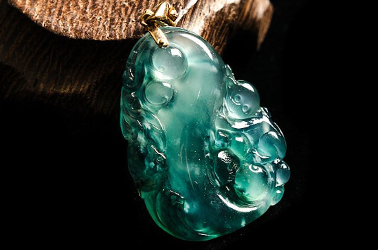 天然翡翠的作用与功效