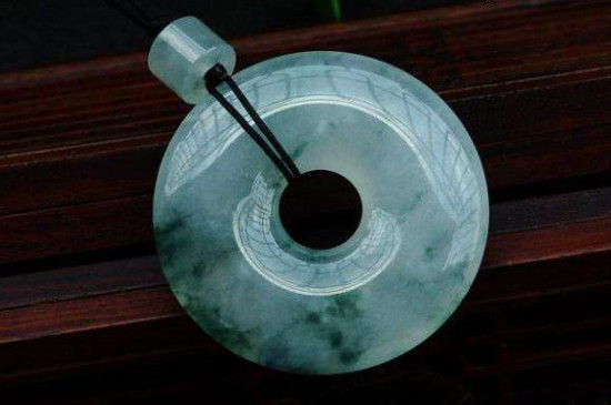 如何自己鉴定翡翠是不是A货