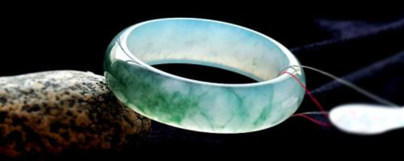 晴底翡翠属于什么种