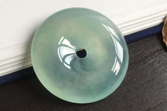 晴底翡翠属于什么种