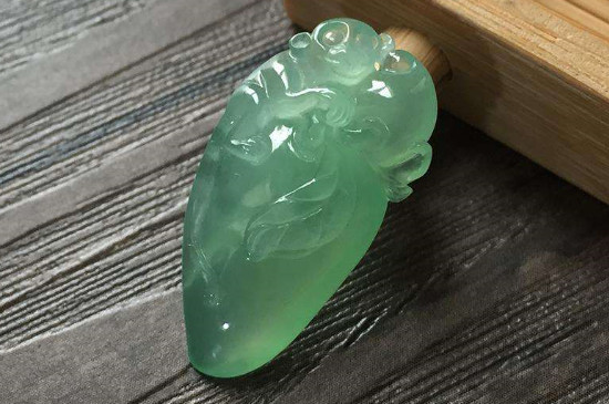 晴底翡翠属于什么种