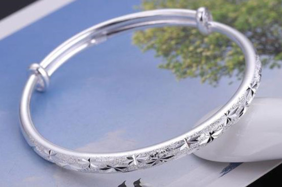 银手镯怎么把它调整圆